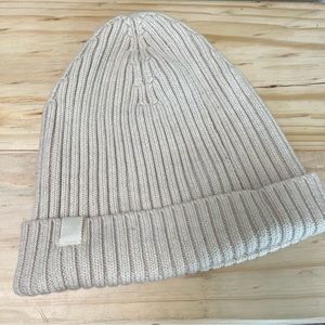 Lululemon Wool Be Cozy Toque Beanie Hat never worn!